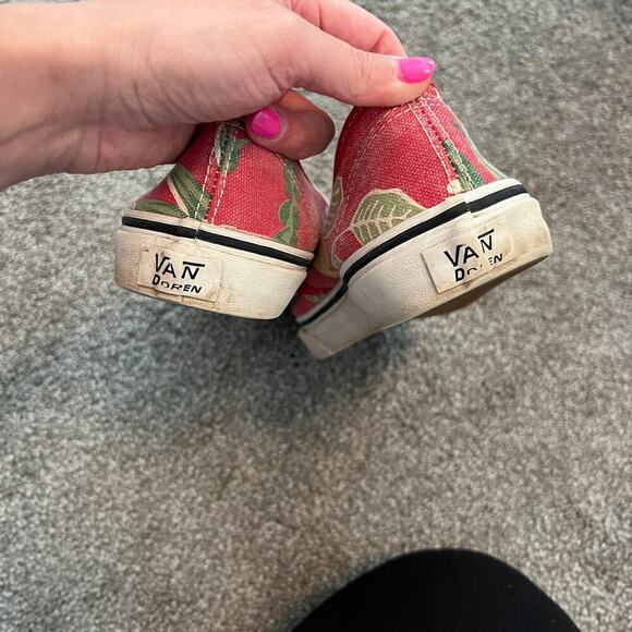 VANS  Authentic Slim Red Hawaiian Print Van Doren Women 8/Men 6.5 - Picture 5 of 5